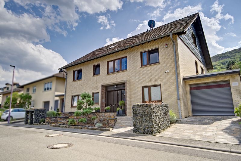 Gepflegtes Mehrfamilienhaus mit modernisierter Technik bei geringem Verbrauch